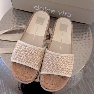 DOLCE VITA | Beige Woven Strap Sandals | Size: 9